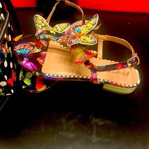 Betsey Johnson box bag very pretty